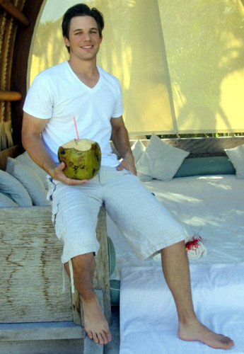 Matt Lanter cabana enl