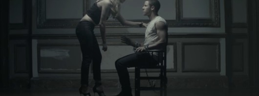 nickjonas-chains